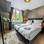 別荘 Am Schloss Rimburg Übach-Palenberg