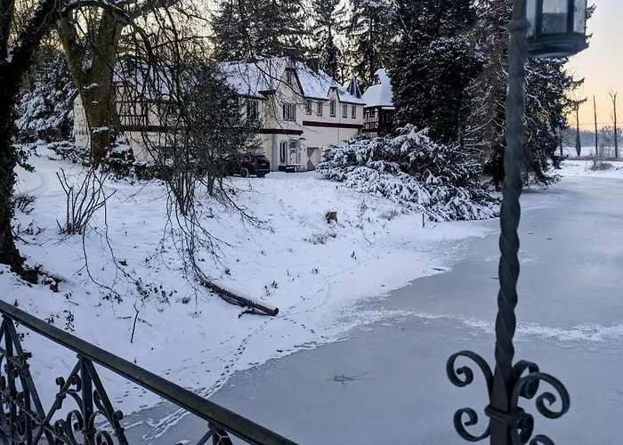 Am Schloss Rimburg *